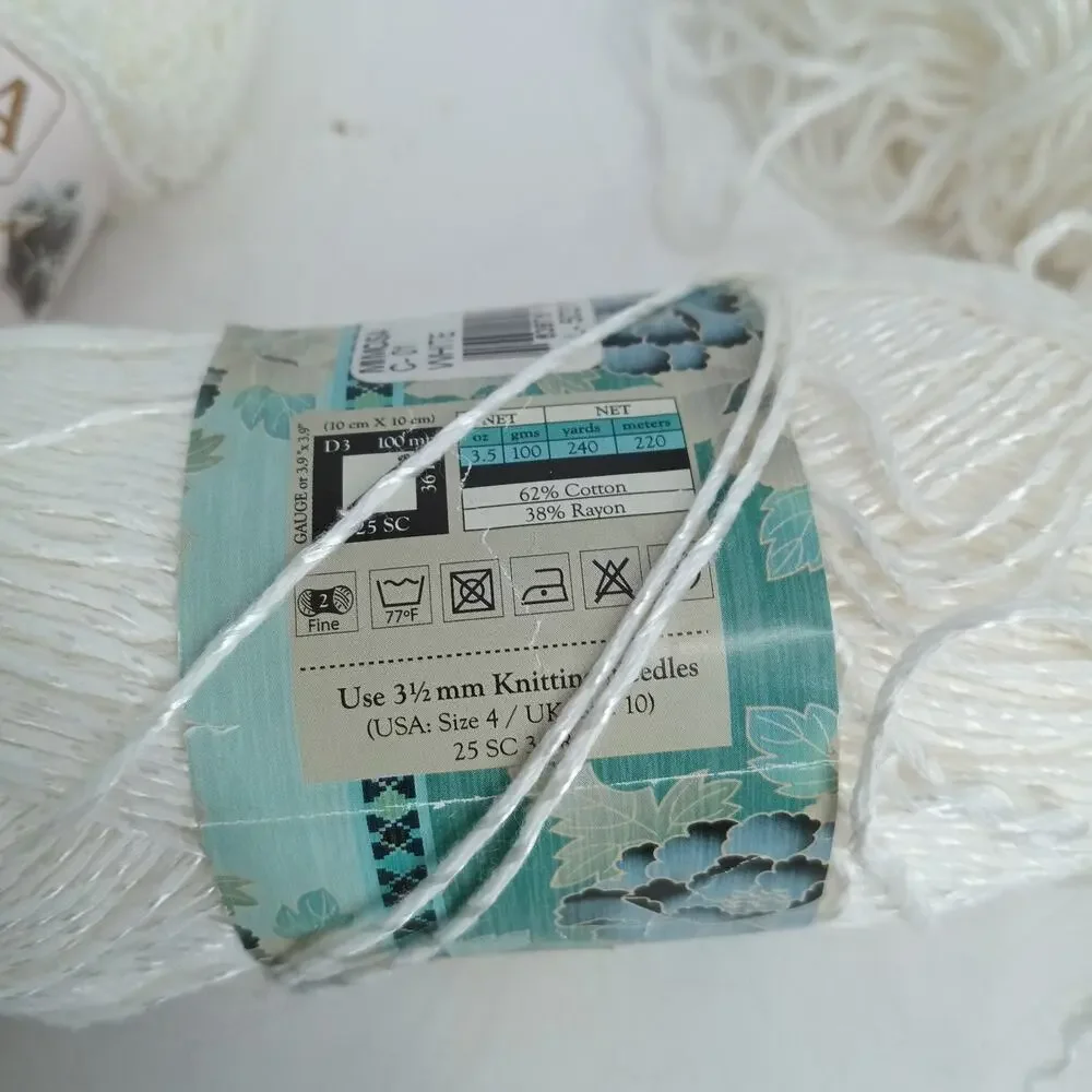 2+2 Skeins Yarn Bee 2-Mimosa Yarn White Mixed Lot Gala
